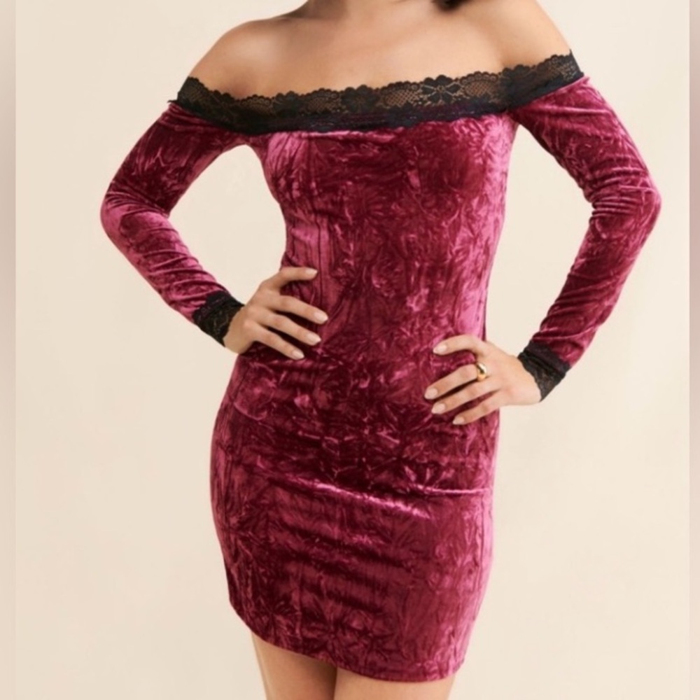 🟤NWT KIMCHI BLUE Ryder Velvet and Lace Mini Dress in Plum LG